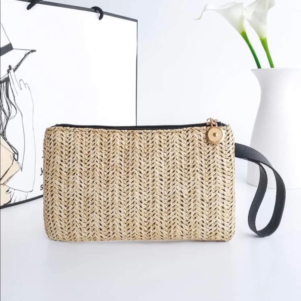 NIP Fabulous Straw Wristlet Bag
